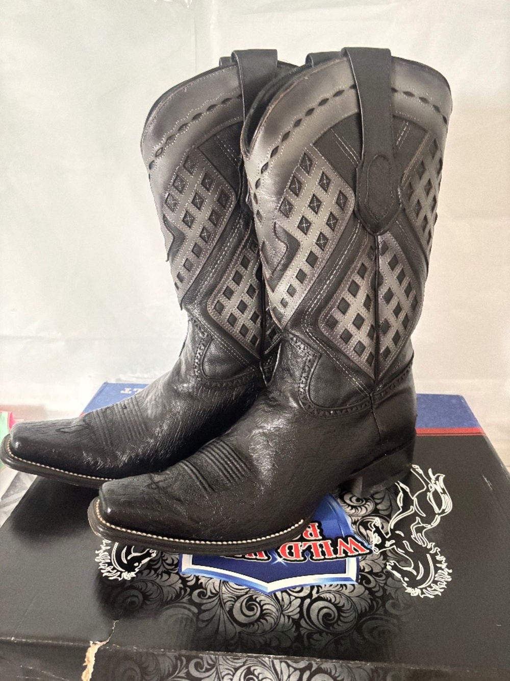 Men Wild West boots size 9D